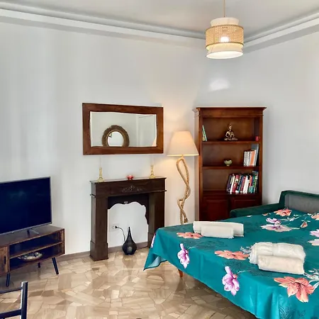 Charming King With Balcony And Jacuzzi كومو