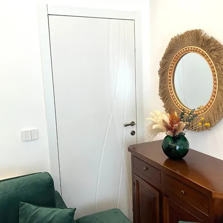 شقة Charming King With Balcony And Jacuzzi كومو