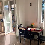 Apartament Charming King With Balcony And Jacuzzi Como