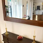 Charming King With Balcony And Jacuzzi Apartament *